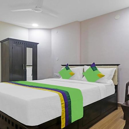 Treebo Purple Square Hotell Hyderabad Eksteriør bilde