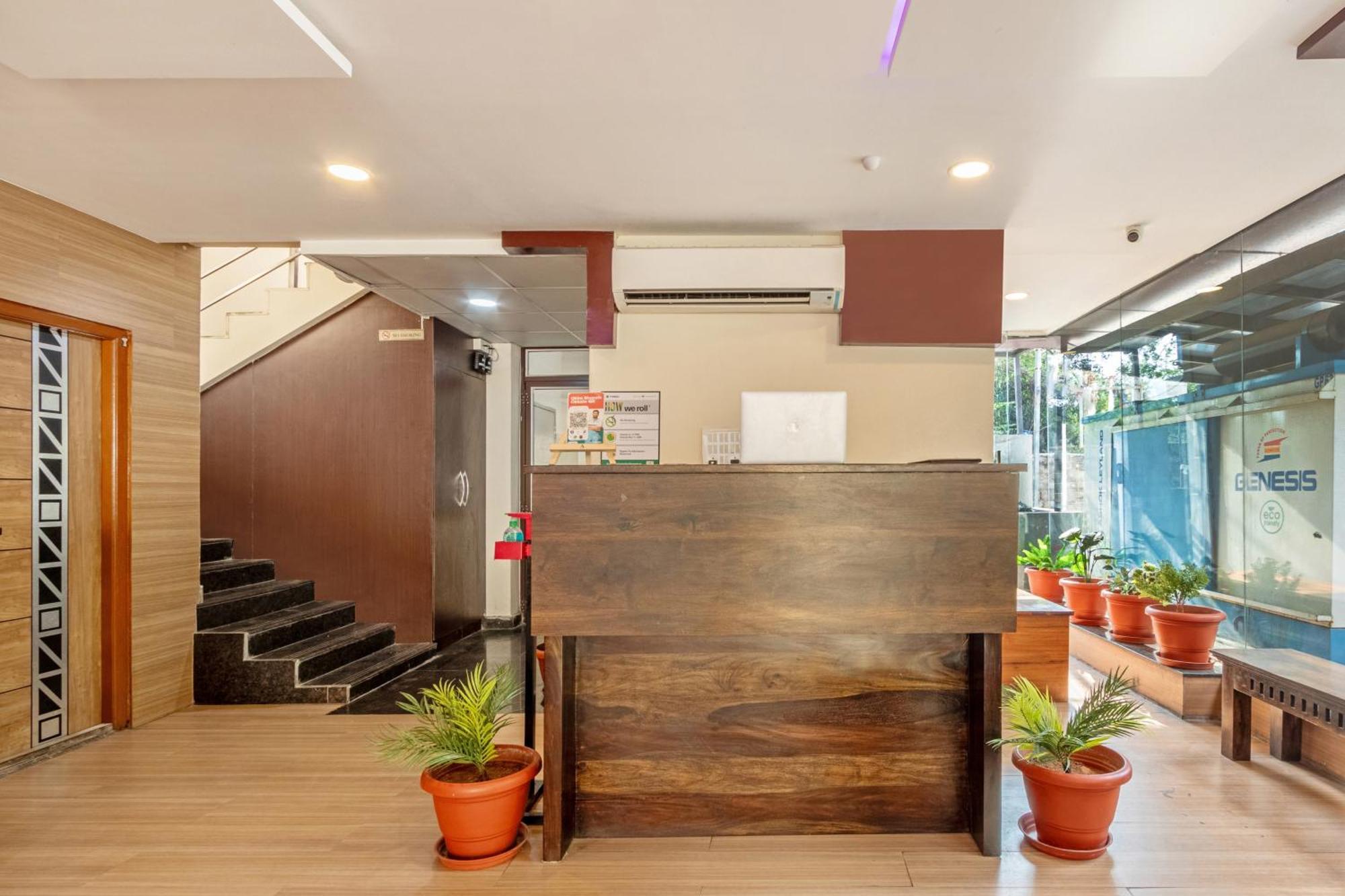 Treebo Purple Square Hotell Hyderabad Eksteriør bilde