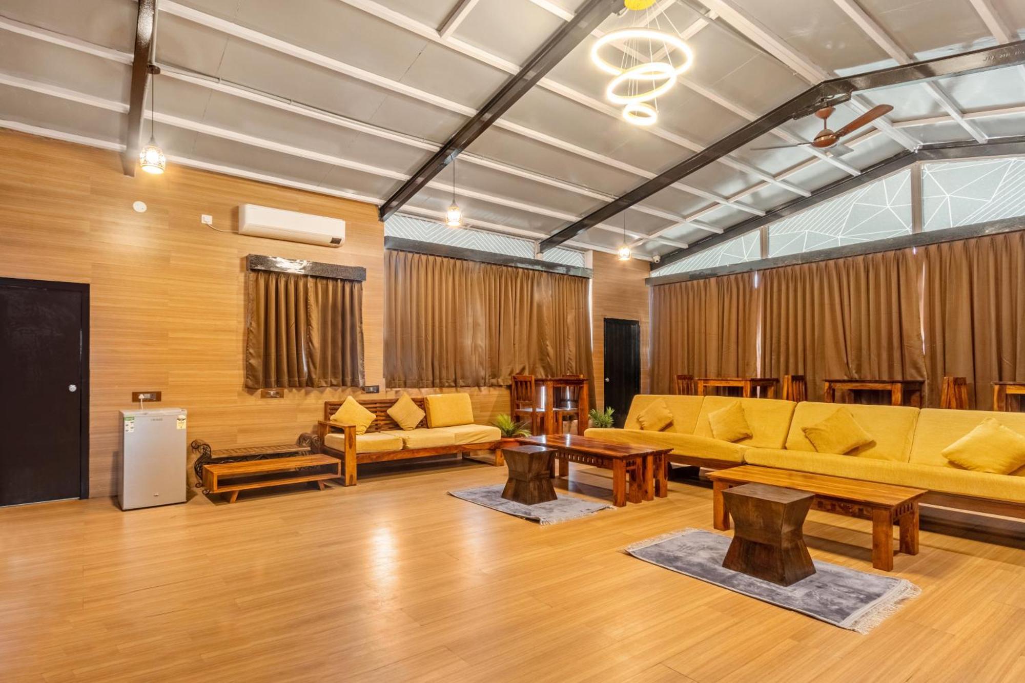 Treebo Purple Square Hotell Hyderabad Eksteriør bilde