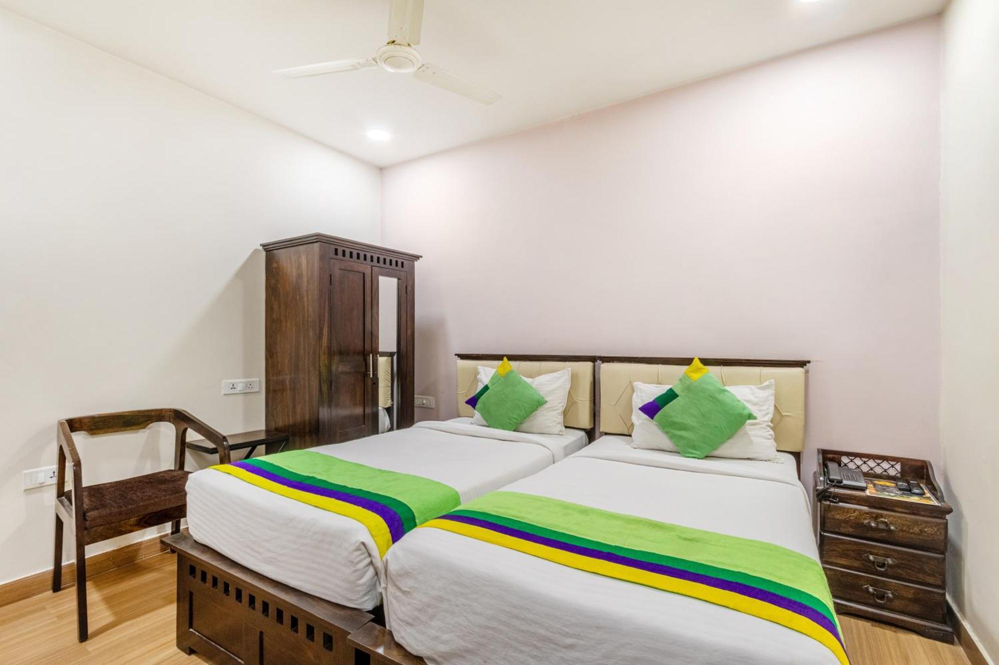Treebo Purple Square Hotell Hyderabad Eksteriør bilde