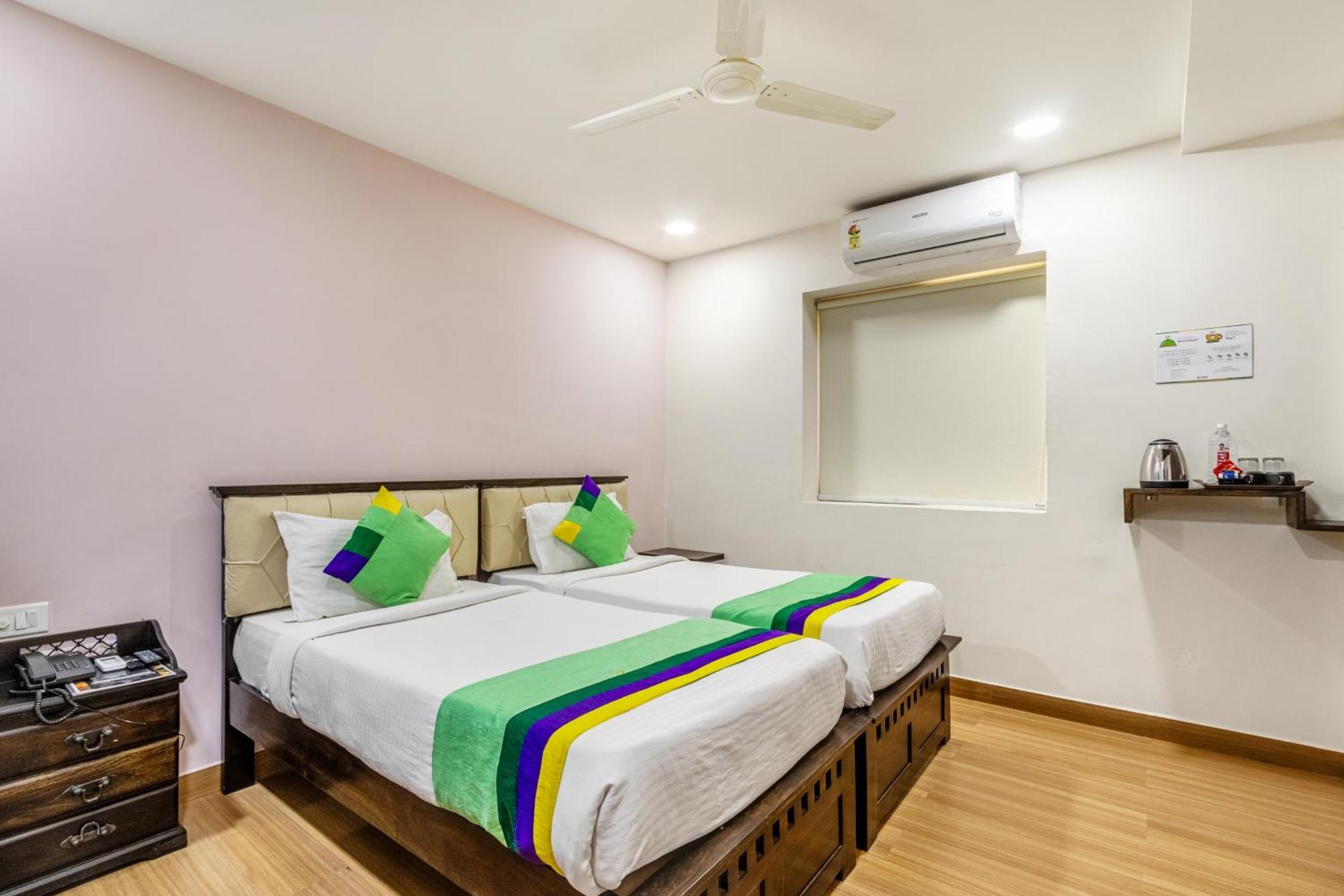 Treebo Purple Square Hotell Hyderabad Eksteriør bilde