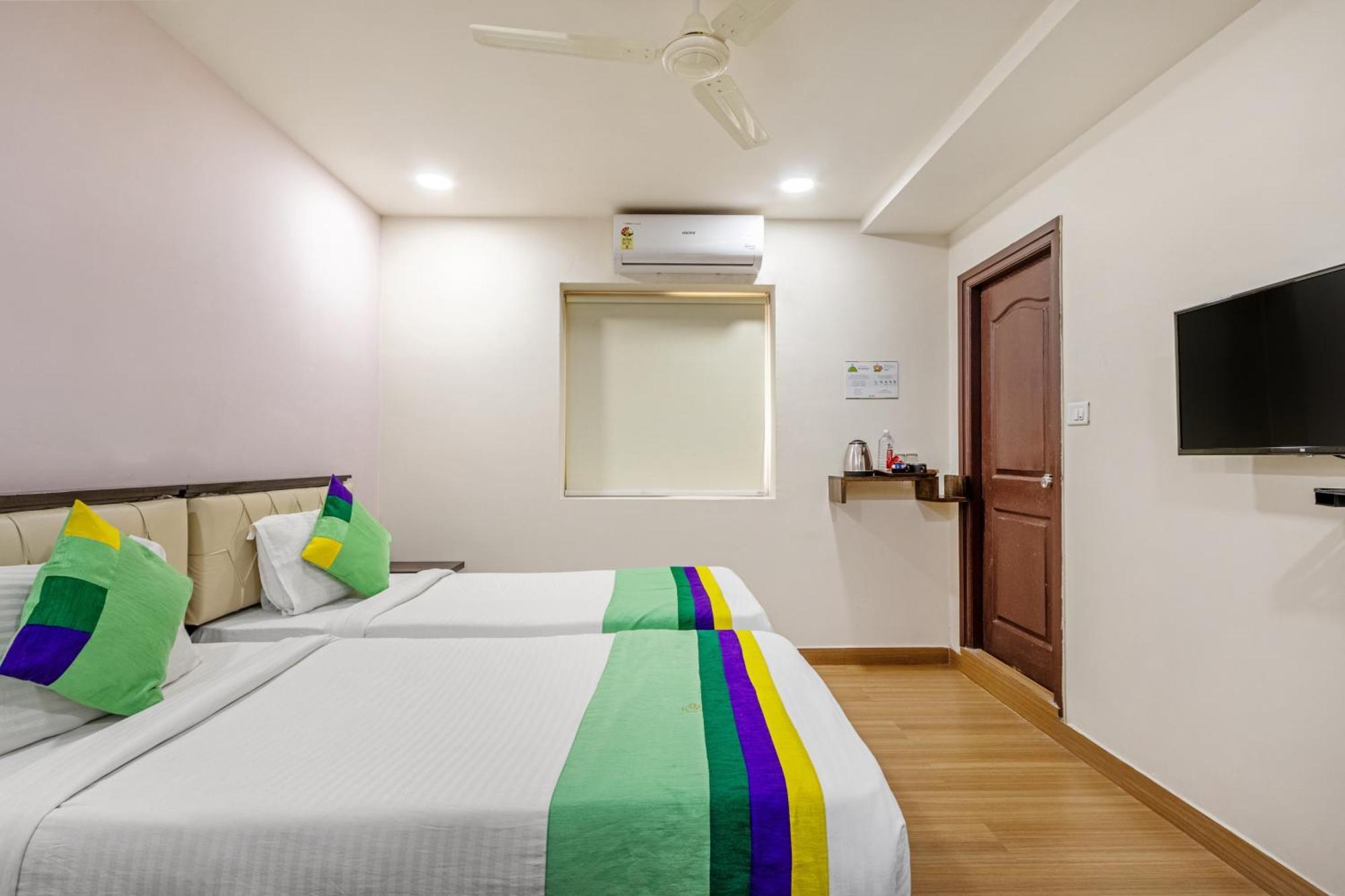 Treebo Purple Square Hotell Hyderabad Eksteriør bilde