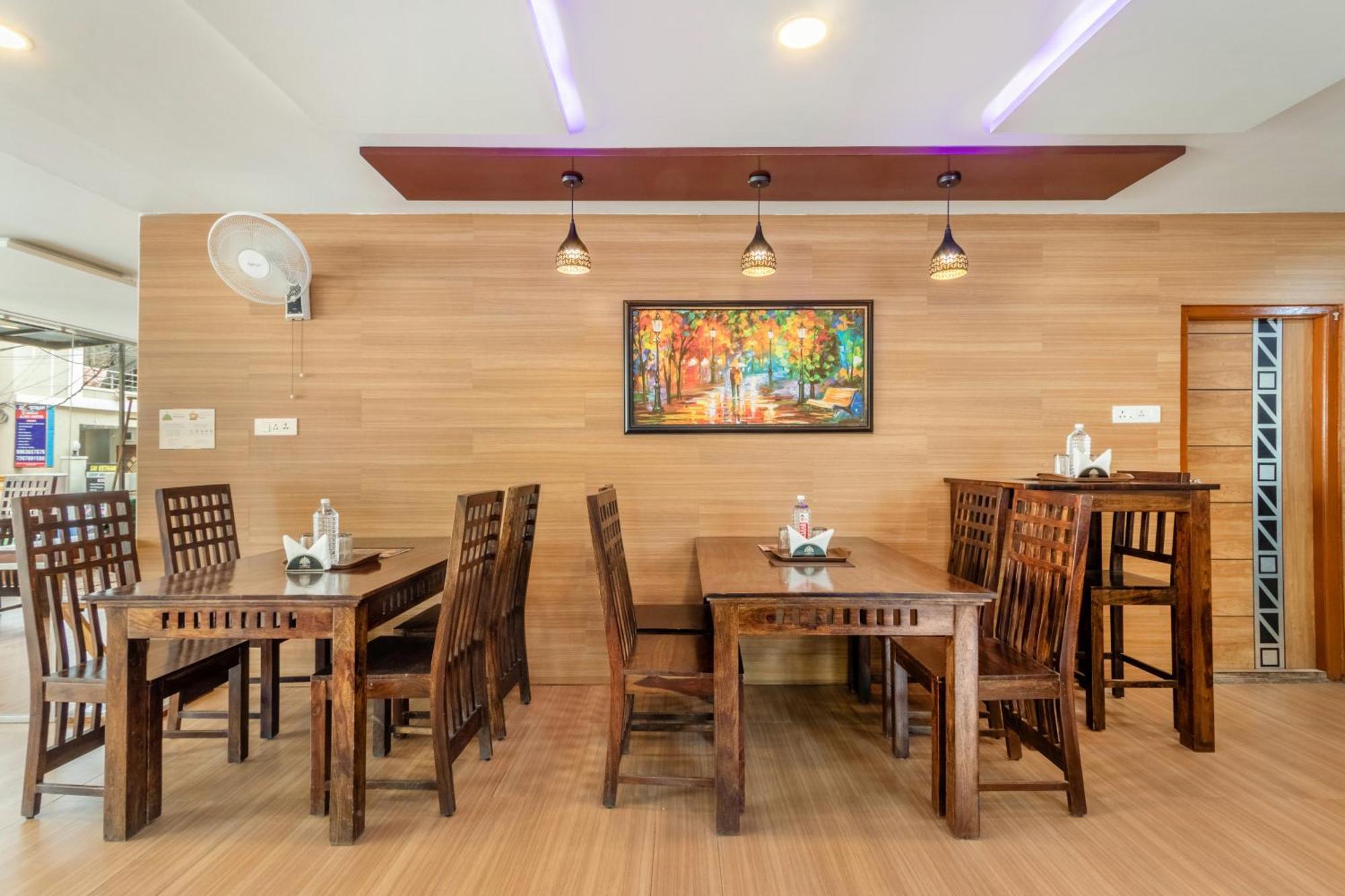Treebo Purple Square Hotell Hyderabad Eksteriør bilde