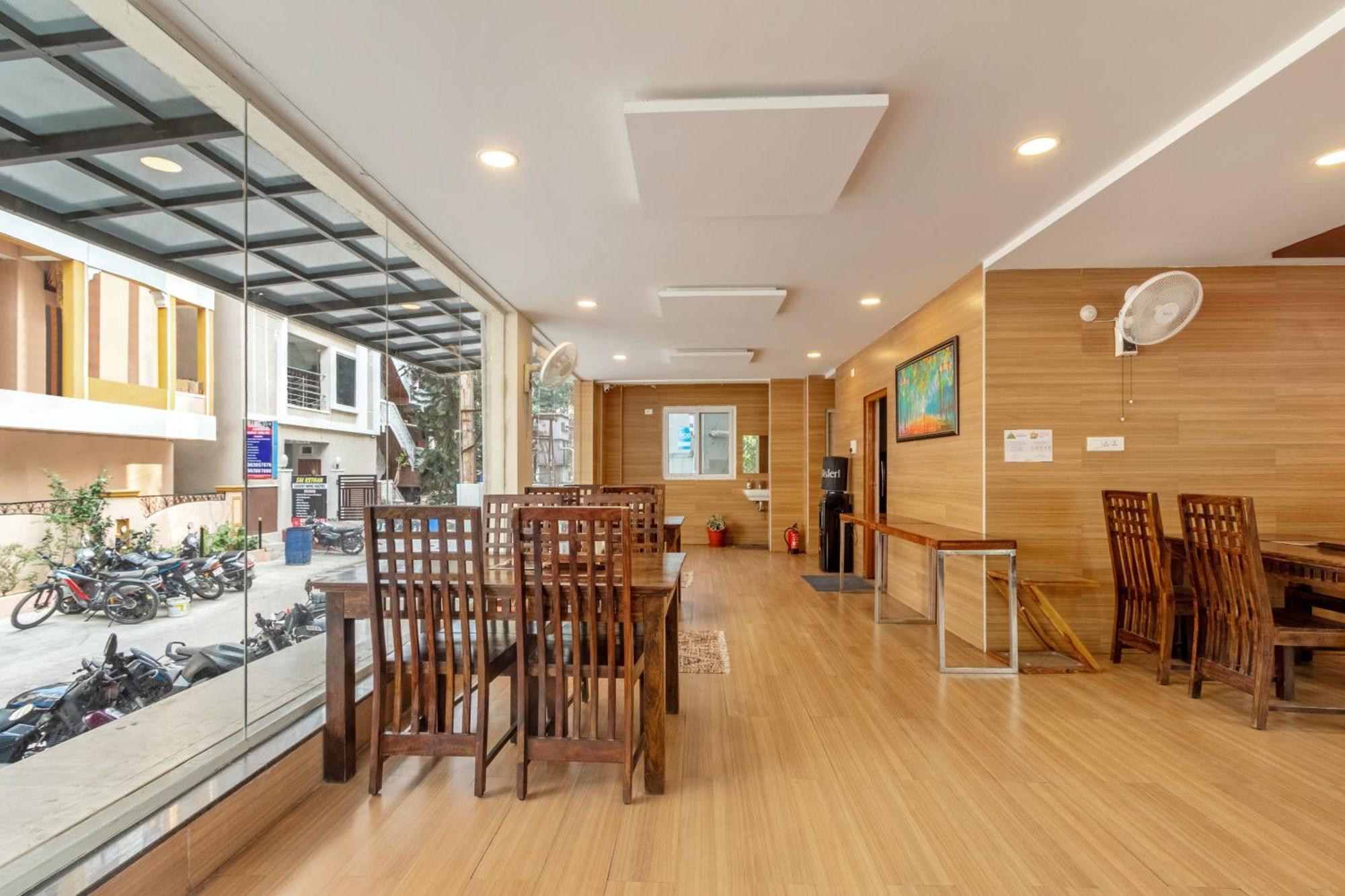 Treebo Purple Square Hotell Hyderabad Eksteriør bilde
